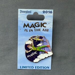 DLR PETER PAN & TINKER BELL- MAGIC is in the AIR 2016 SERIES LE SLIDER Pin